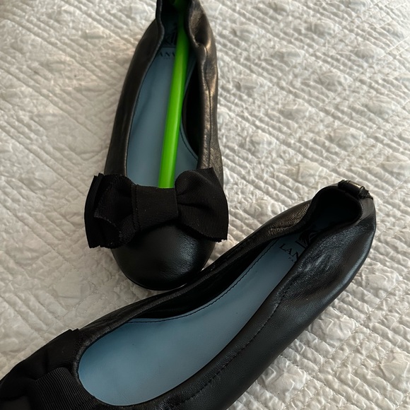 LAVIN Lambskin Bow Ballerina Flats- Black - Picture 2 of 5